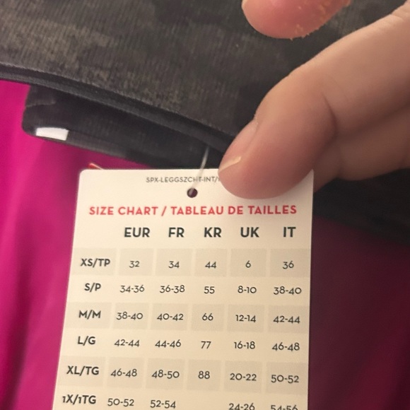 Women’s Spanx “look at me now” Crop Camouflage Leggings - Picture 3 of 3